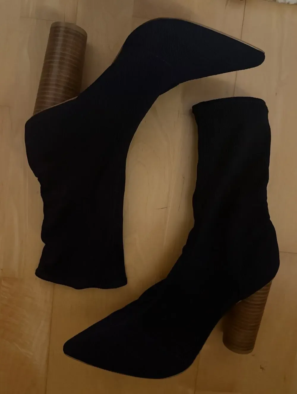 NEW Jaggar Navy Blue Knit Sock Bootie Heels 38
